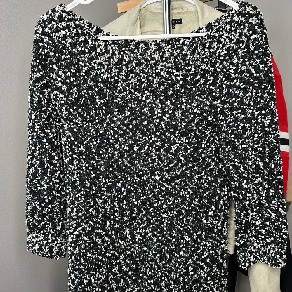 Saks fifth Avenue thick black and white sweater